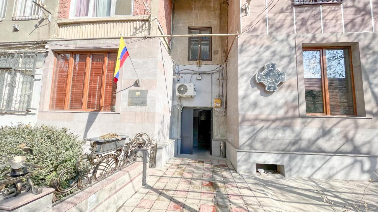 Комфортная И Спокойная Квартира Yerevan Exterior foto